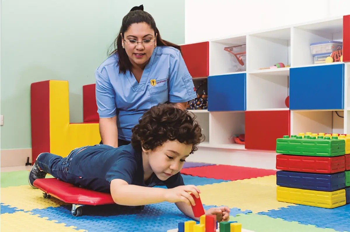 ADECUACIÓN DE MATERIALES ESCOLARES PARA NIÑOS CON TEA